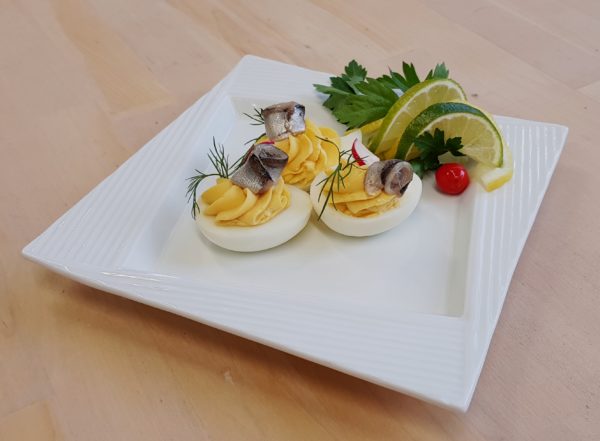 Täidetud munad kilufileega